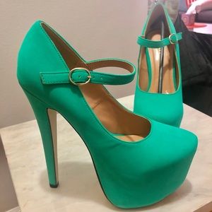 Mary Jane Pumps